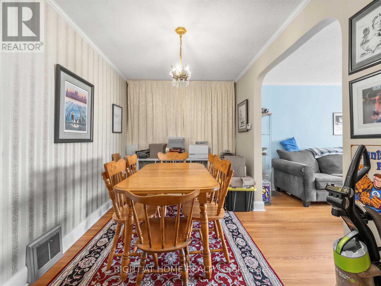524 COLBORNE STREET E - 11
