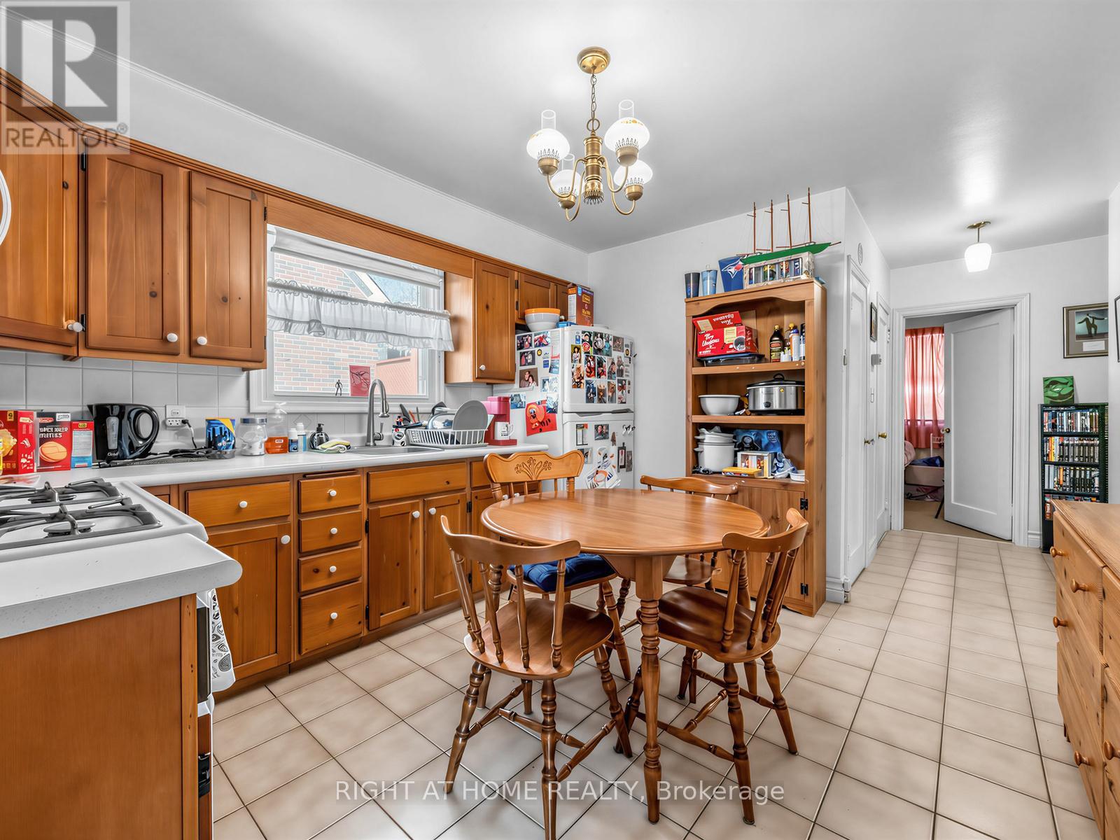 524 COLBORNE STREET E - 12