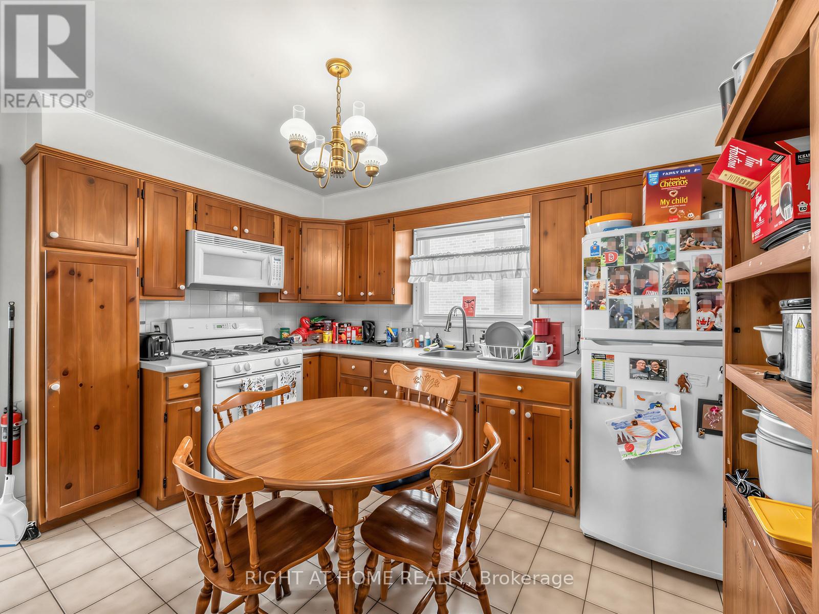 524 COLBORNE STREET E - 13