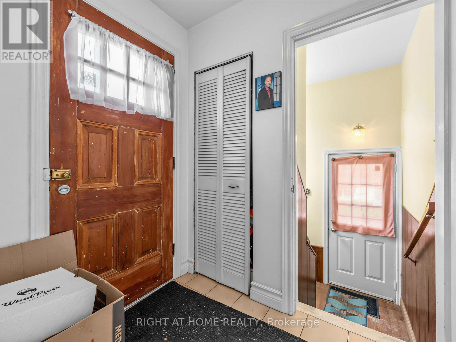 524 COLBORNE STREET E - 20
