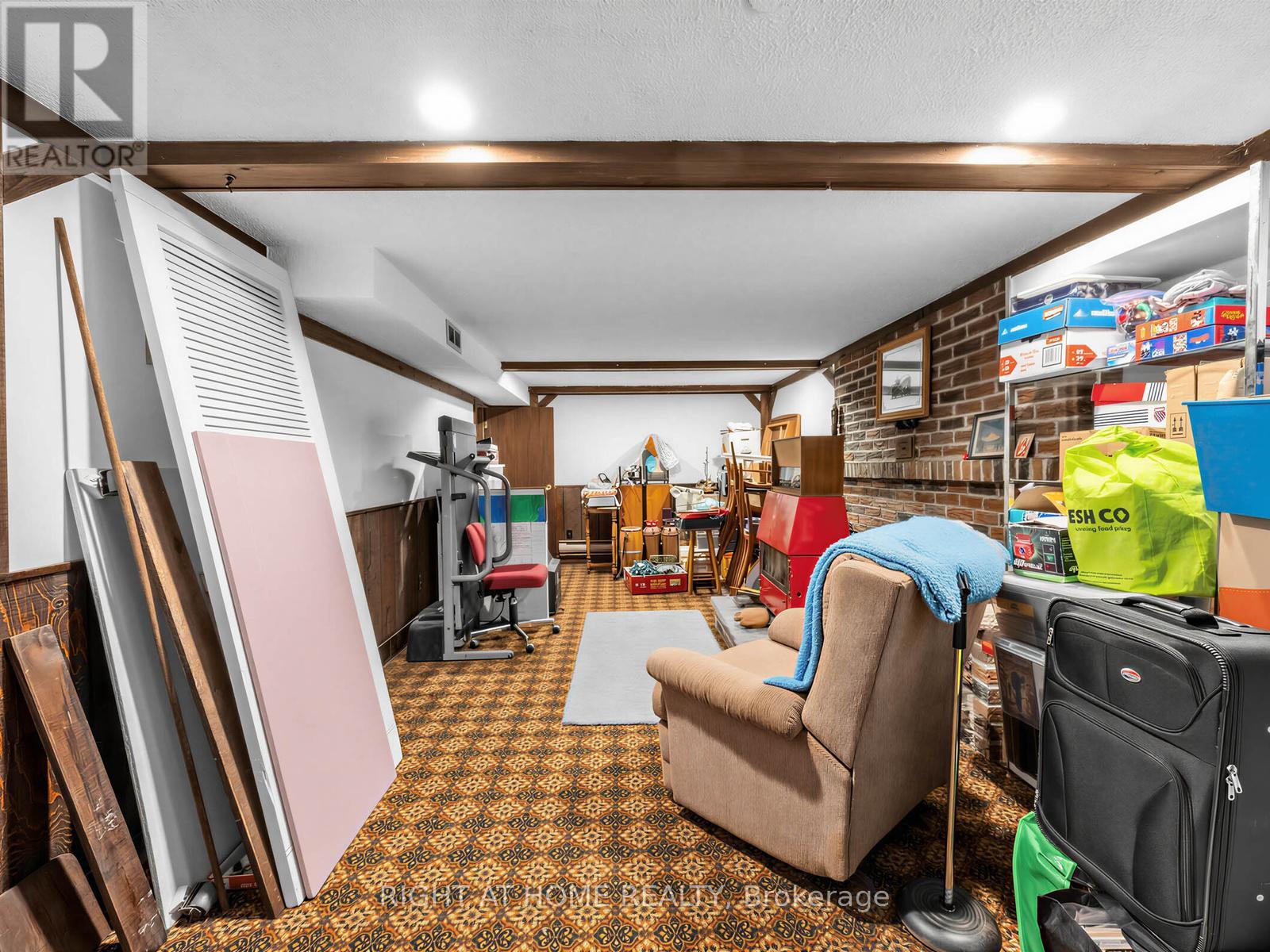 524 COLBORNE STREET E - 23