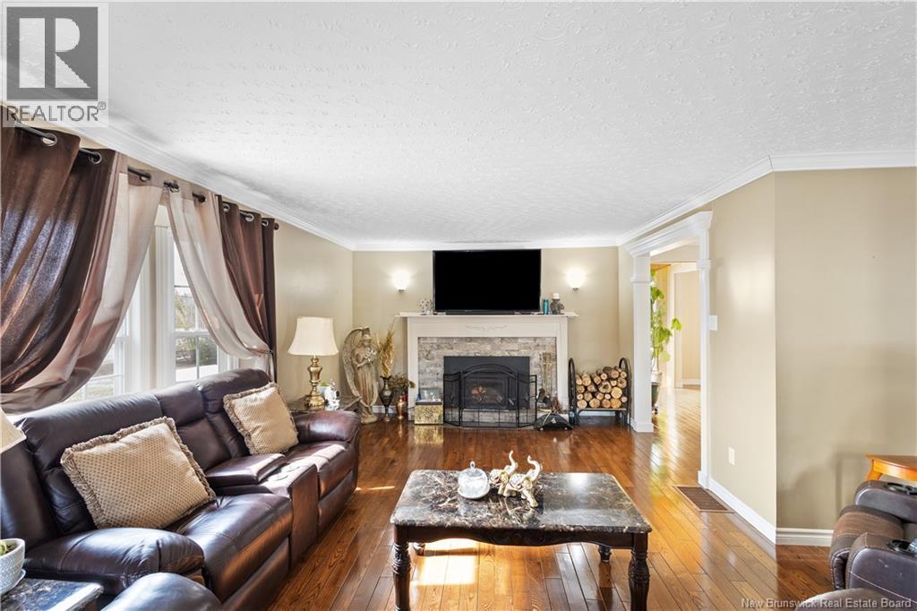 1 SILVERWOOD DRIVE - 16
