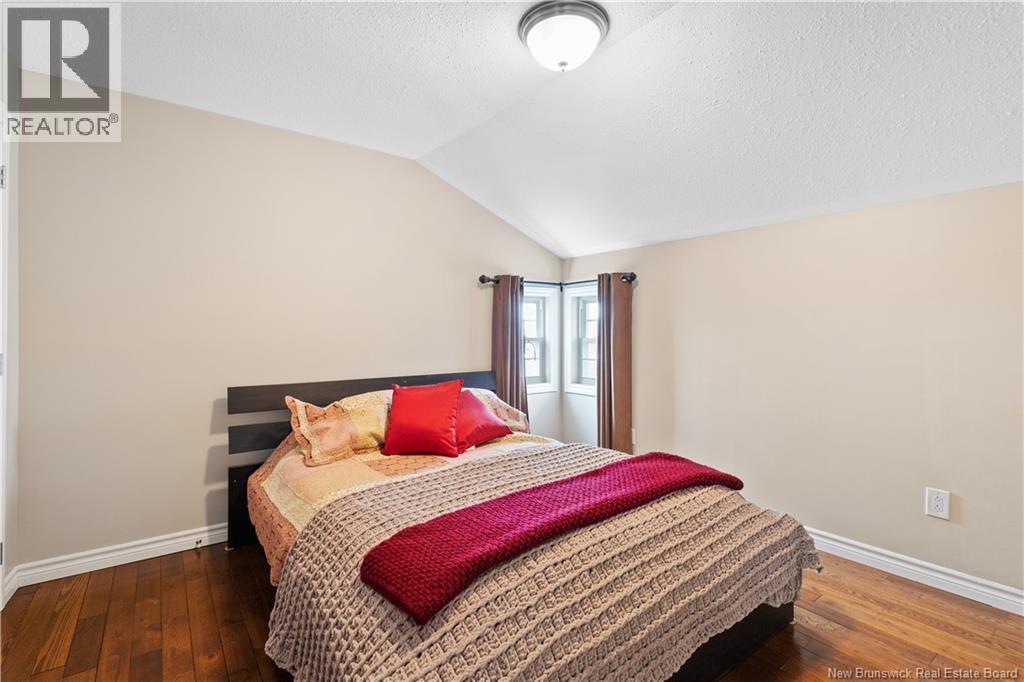 1 SILVERWOOD DRIVE - 20