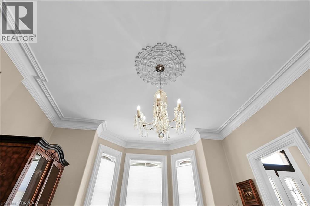 40 LOCKE Street S, Hamilton, Ontario, L8P3Z8 — Photo 8