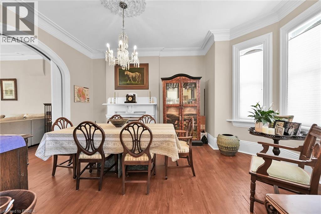 40 LOCKE Street S, Hamilton, Ontario, L8P3Z8 — Photo 4
