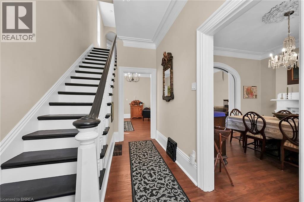 40 LOCKE Street S, Hamilton, Ontario, L8P3Z8 — Photo 3
