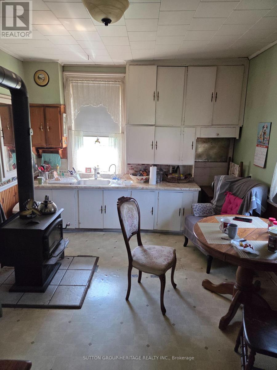 54 MUNRO STREET — photo 6