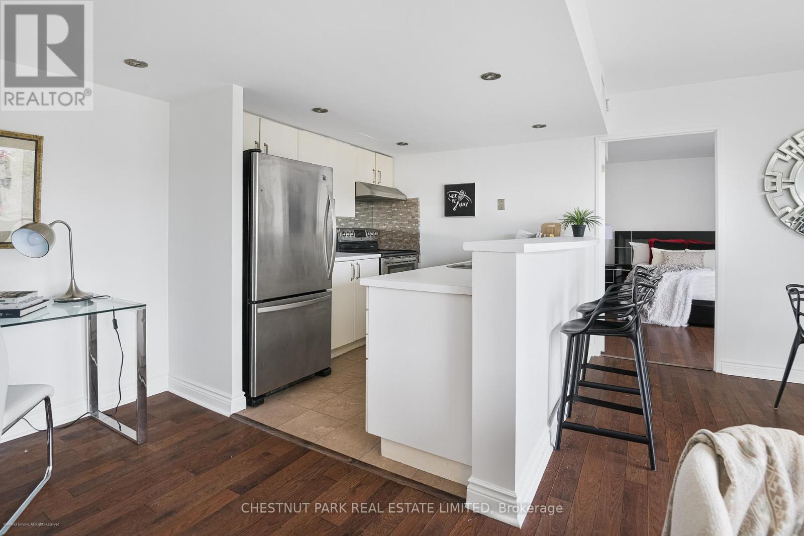 201 - 97 LAWTON BOULEVARD — photo 15