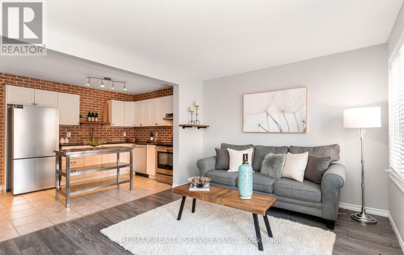 49 JAMES ARNOTT CRESCENT — photo 13