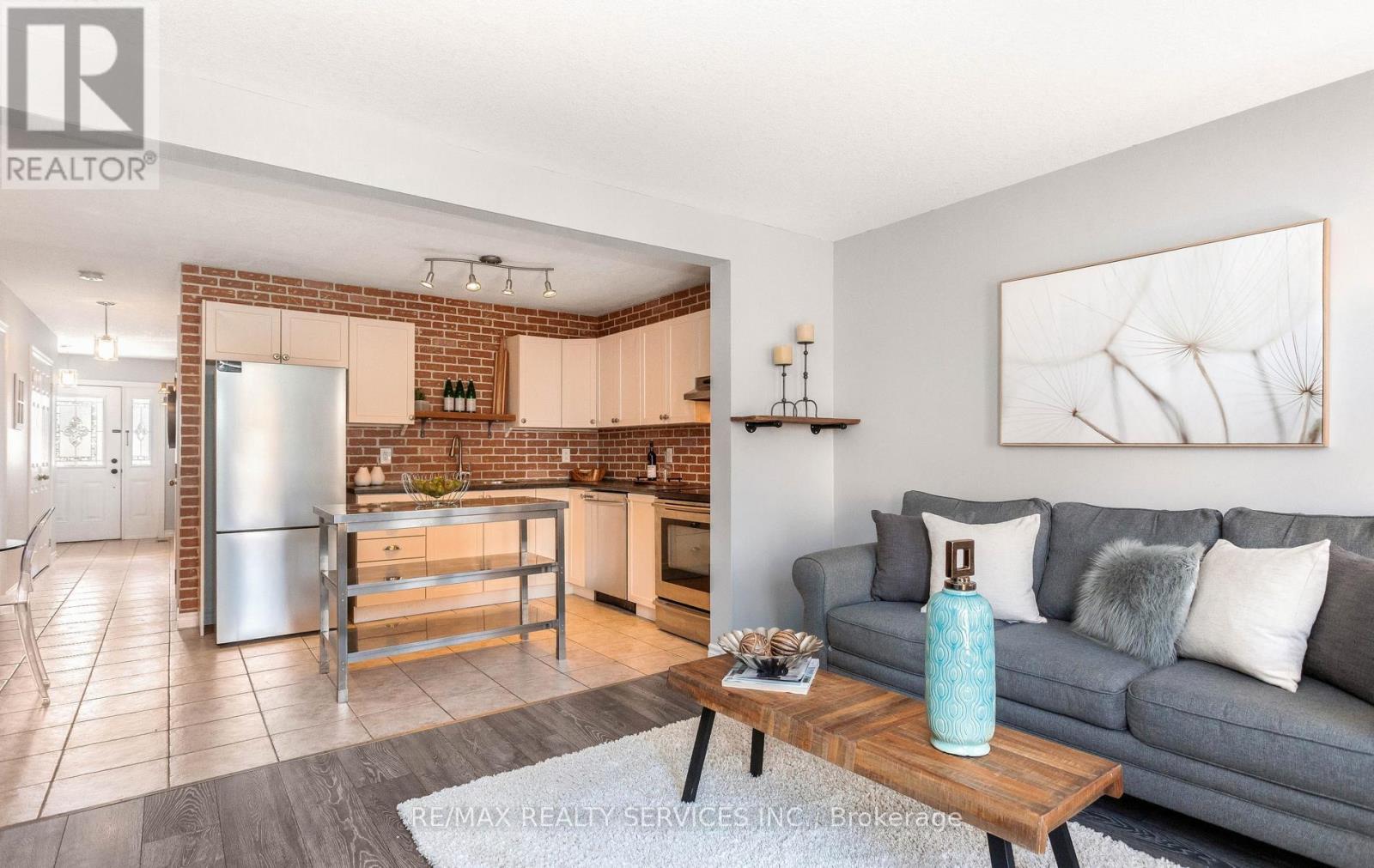 49 JAMES ARNOTT CRESCENT — photo 15