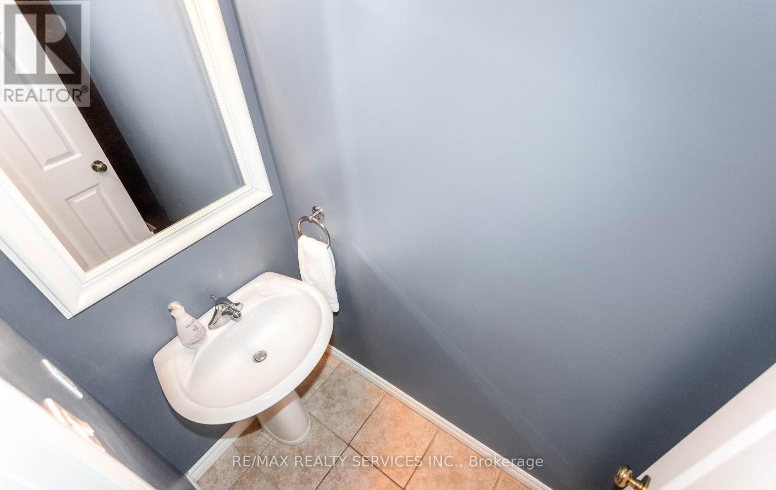 49 JAMES ARNOTT CRESCENT - photo 5