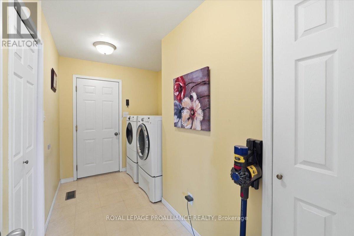 52 HORACE AVENUE — photo 21