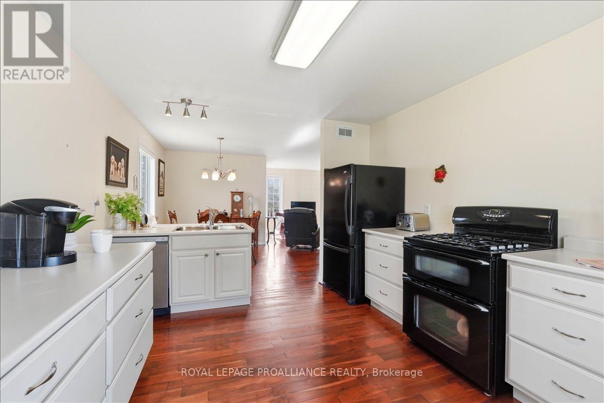 52 HORACE AVENUE — photo 6