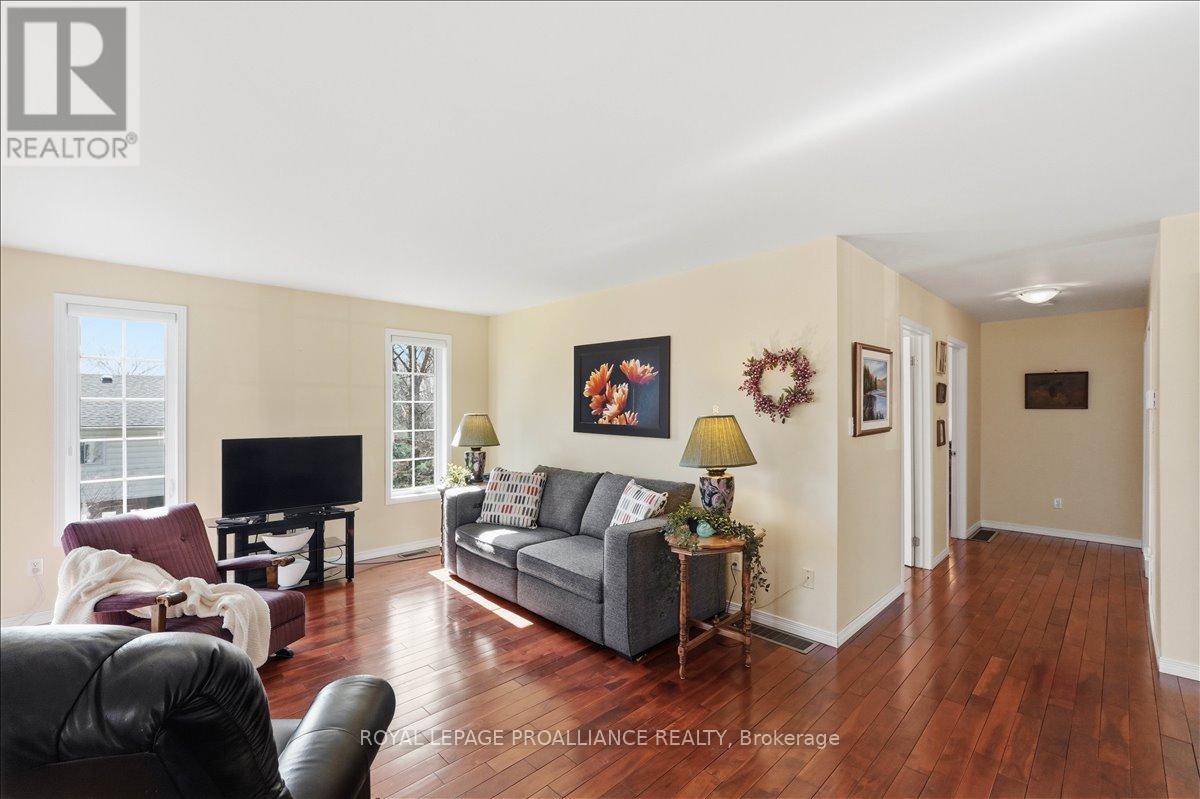 52 HORACE AVENUE - photo 4