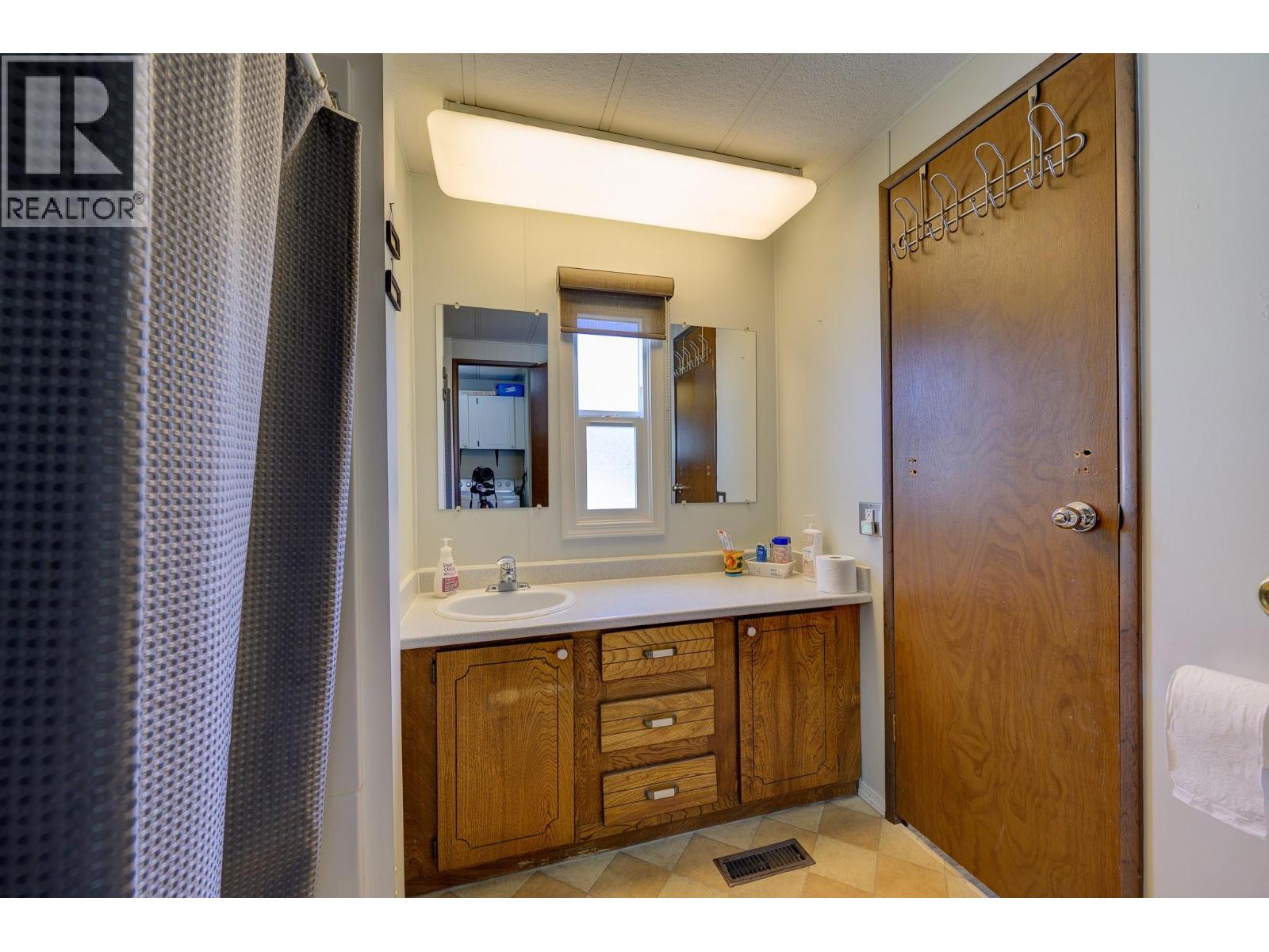 #23 2400 OAKDALE Way - 9