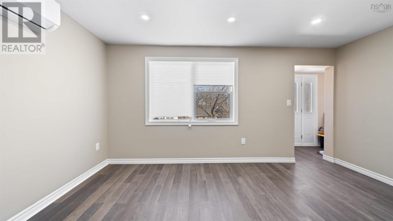 Property 36 of 49 of 3658 Albert Street