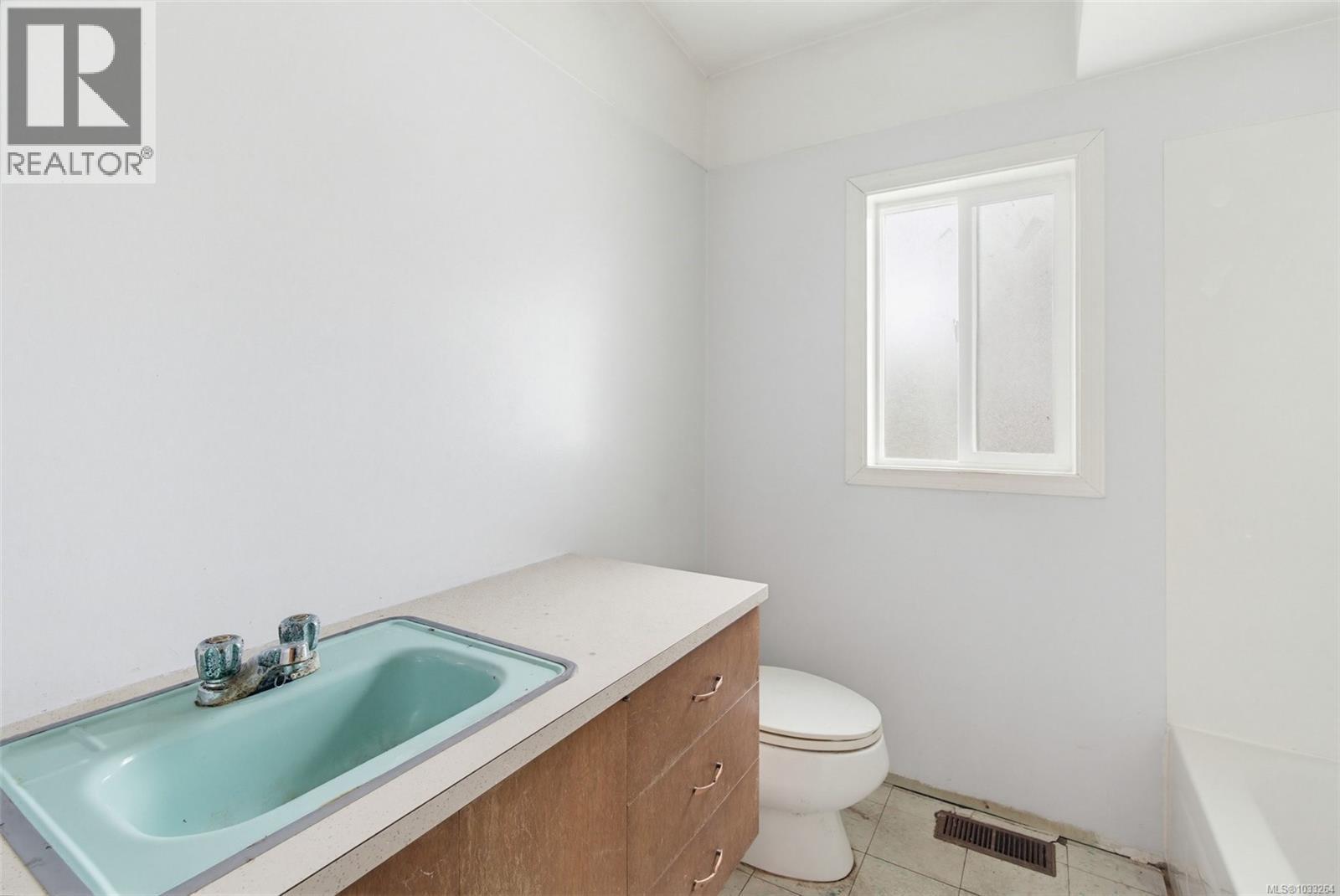  247 Glenairlie Drive, View Royal