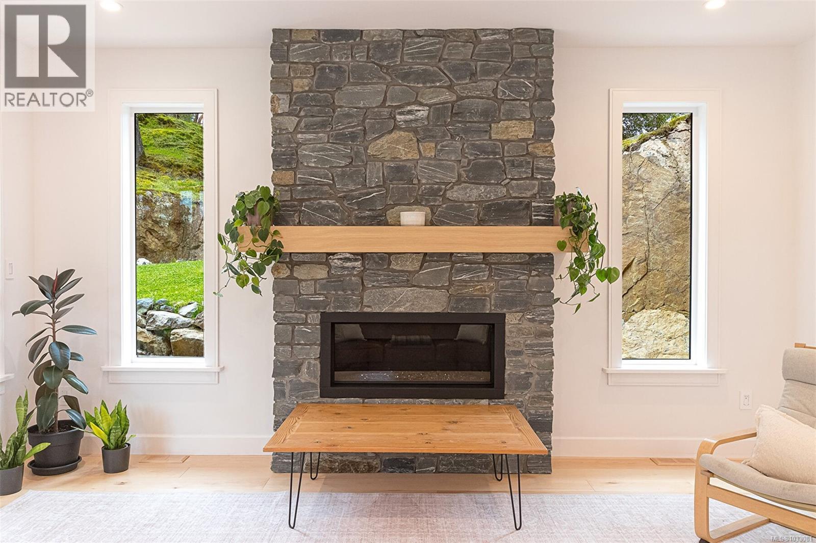  668 Southwood Drive, Highlands