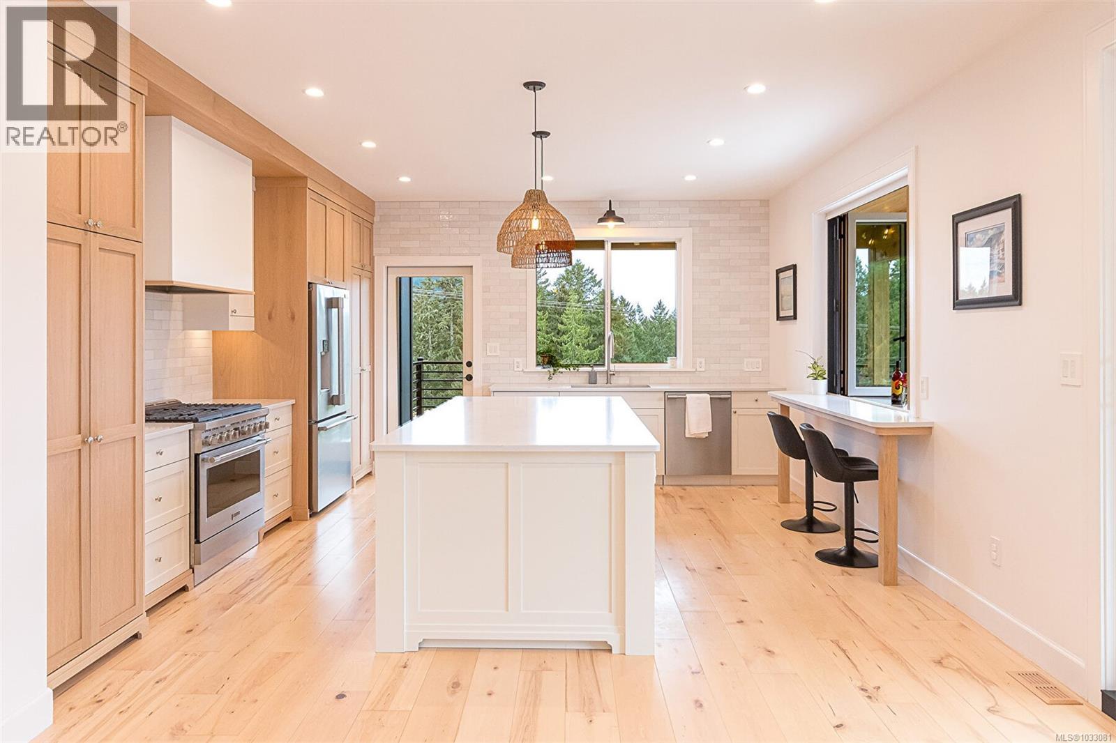  668 Southwood Drive, Highlands