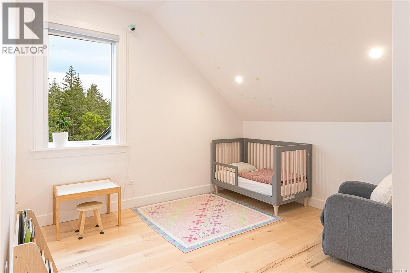  668 Southwood Drive, Highlands