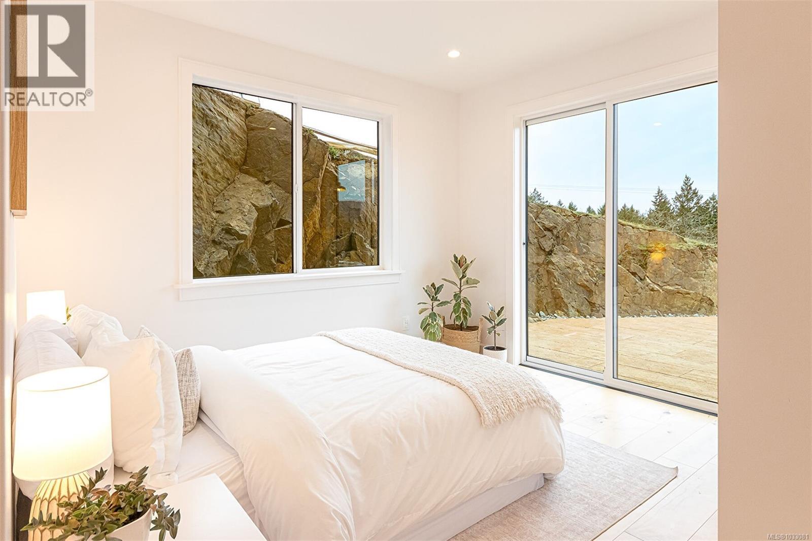  668 Southwood Drive, Highlands