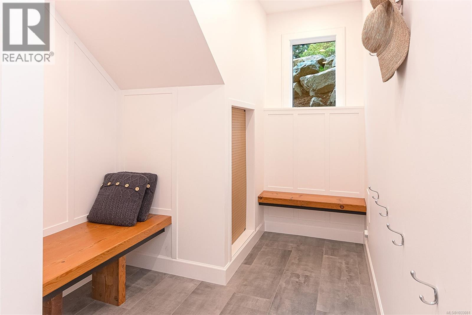  668 Southwood Drive, Highlands