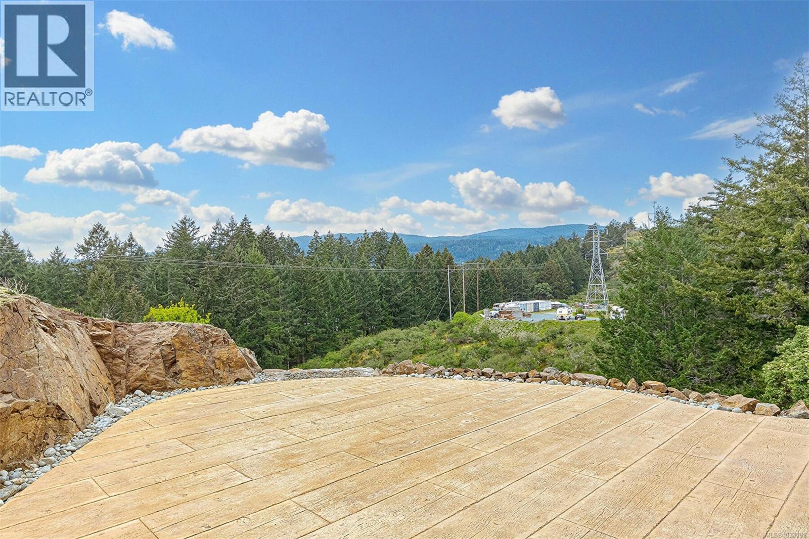  668 Southwood Drive, Highlands