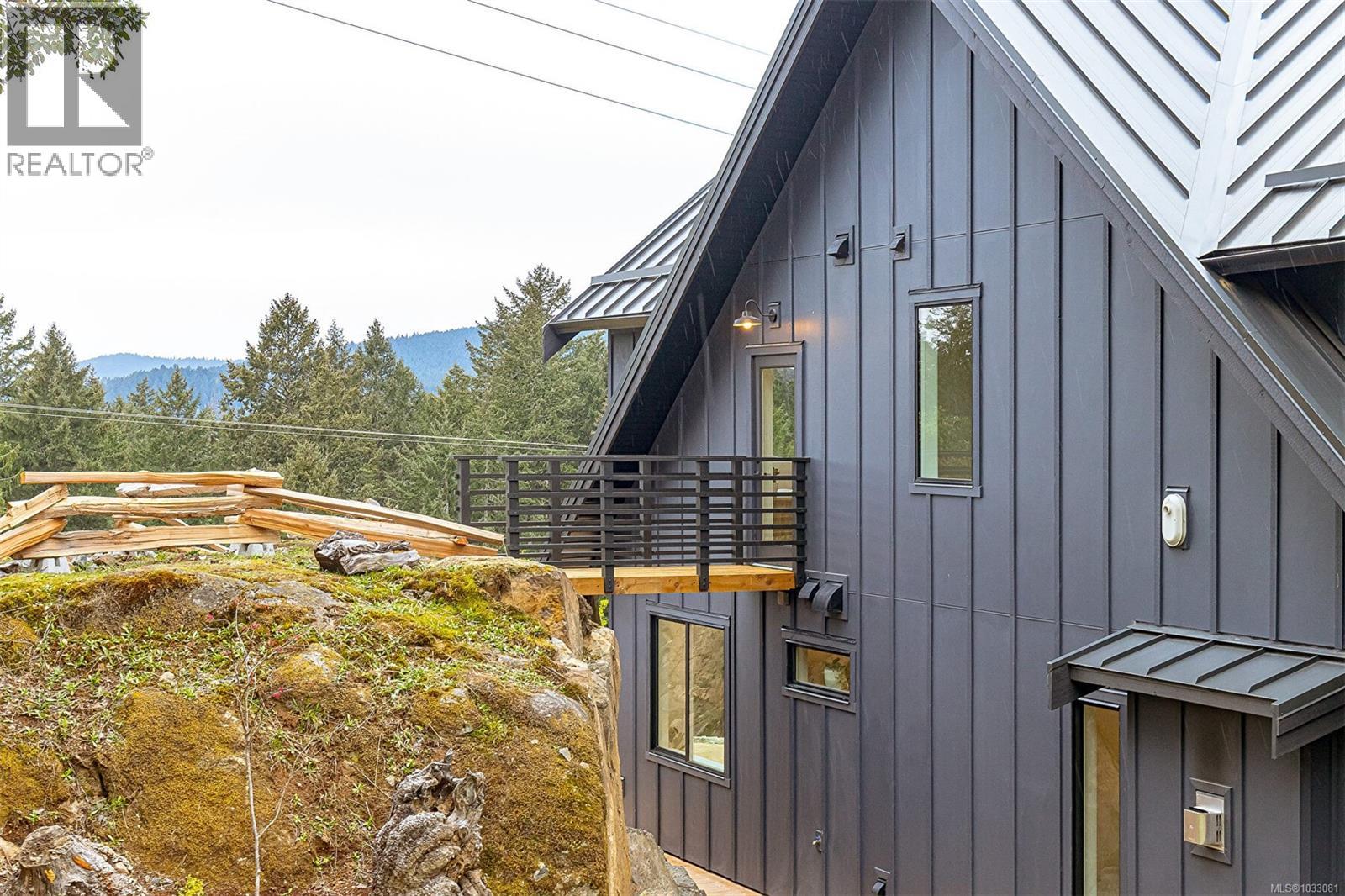  668 Southwood Drive, Highlands