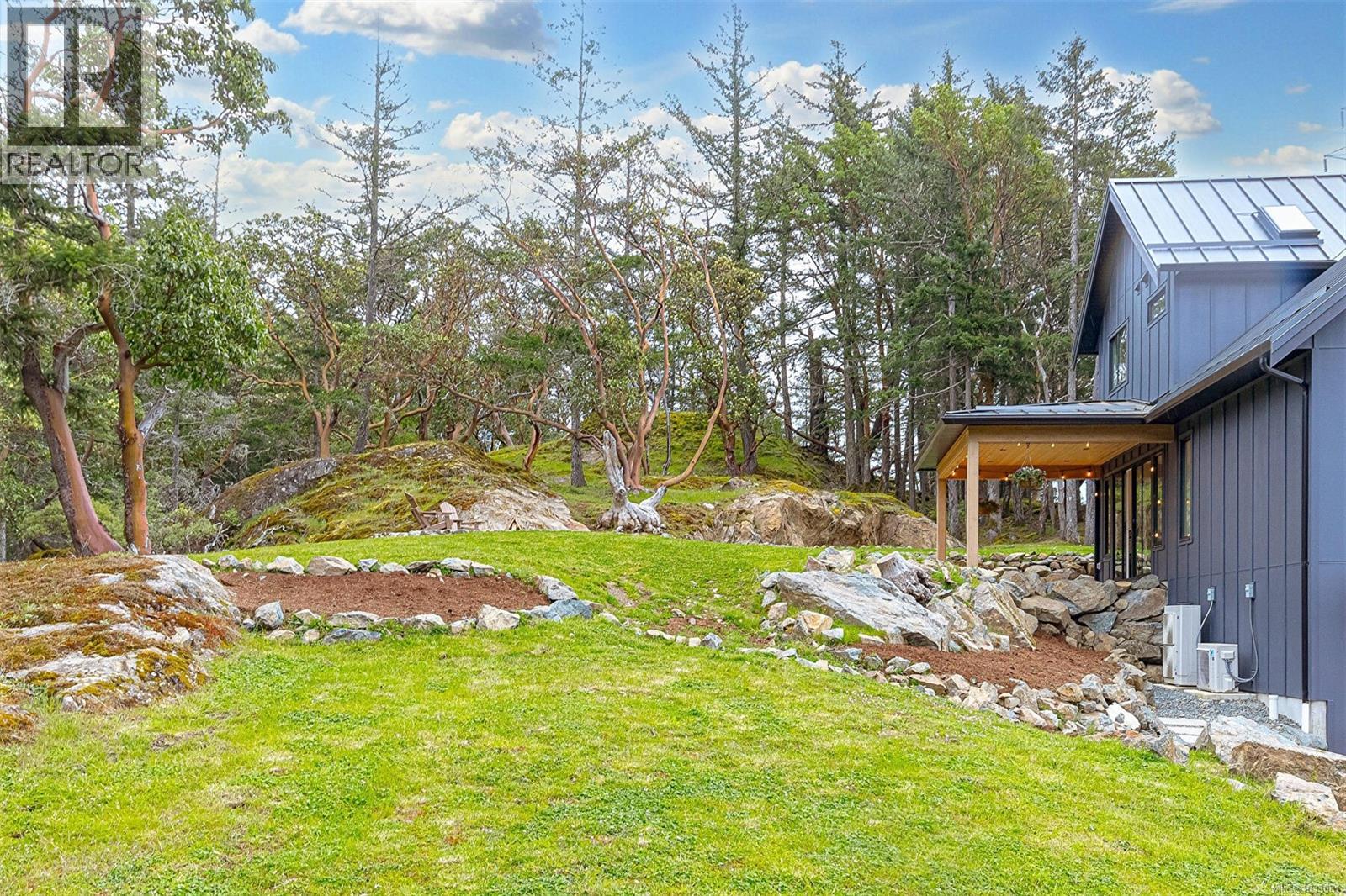  668 Southwood Drive, Highlands