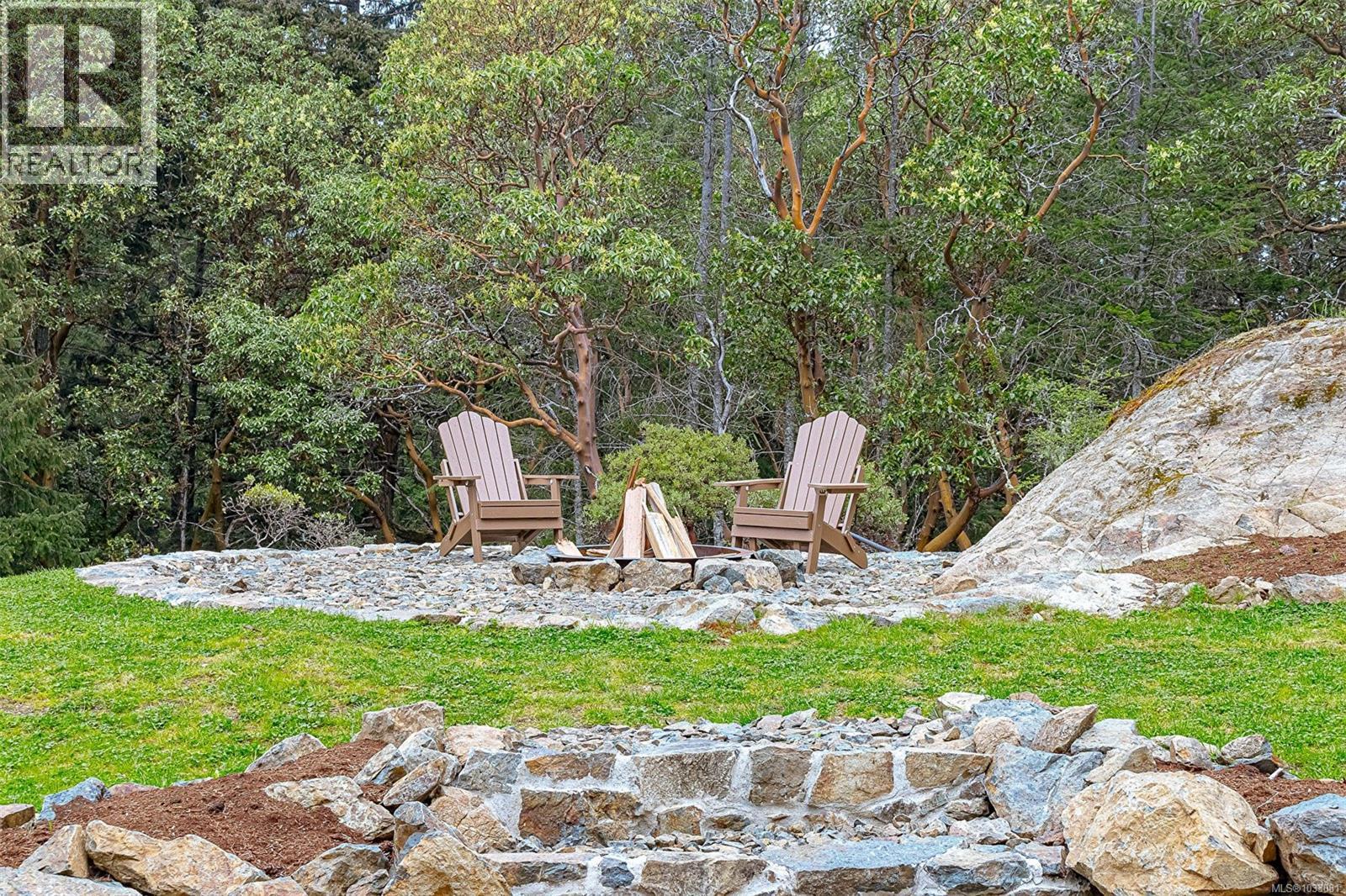  668 Southwood Drive, Highlands