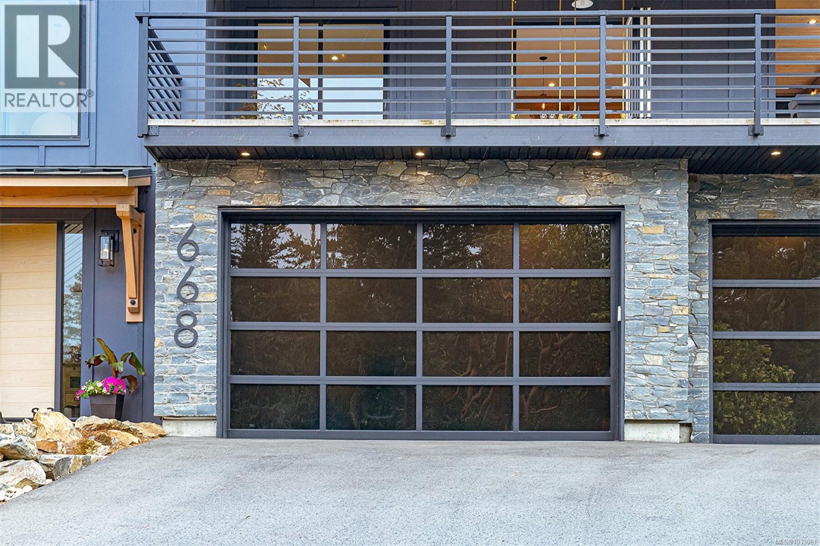  668 Southwood Drive, Highlands