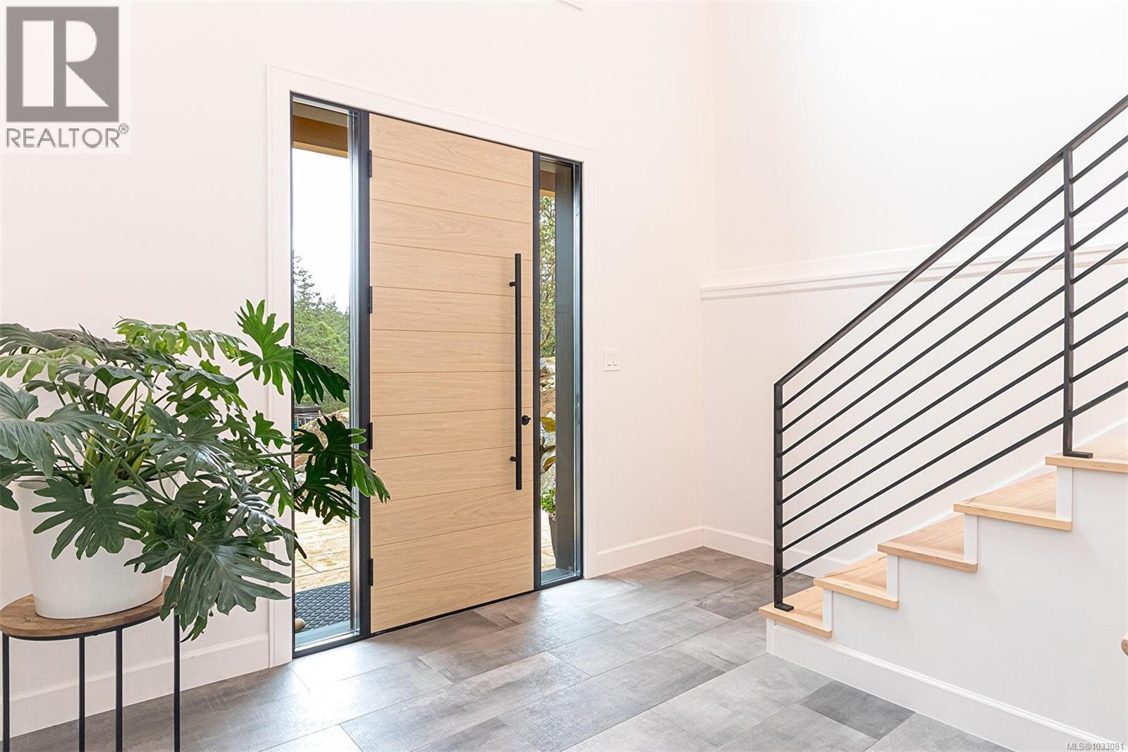  668 Southwood Drive, Highlands