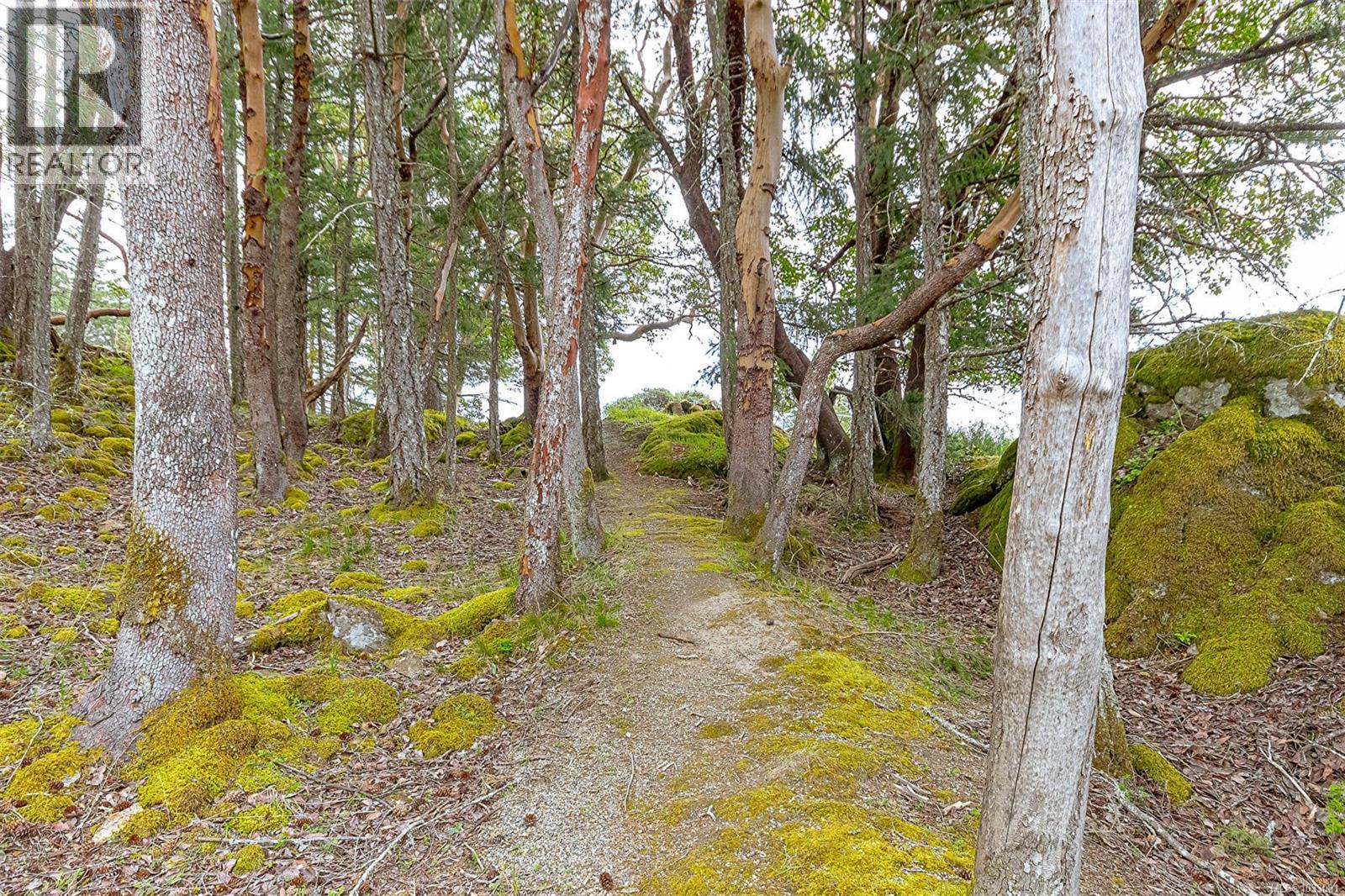  668 Southwood Drive, Highlands