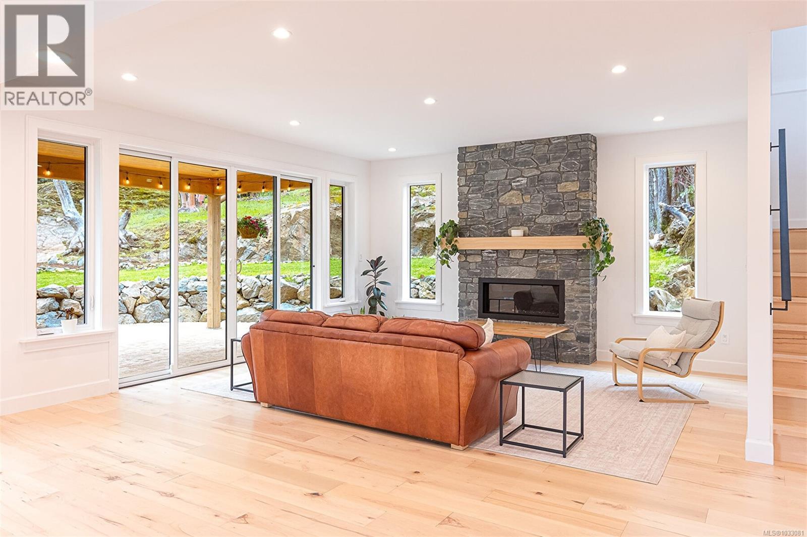  668 Southwood Drive, Highlands