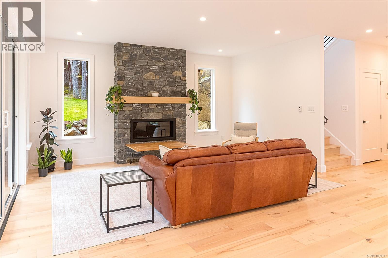  668 Southwood Drive, Highlands