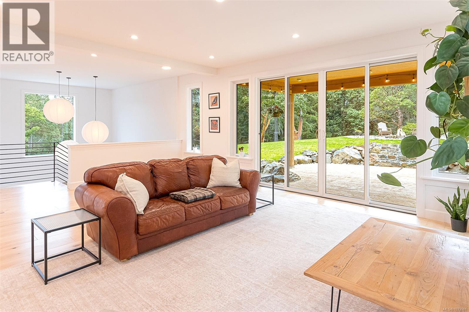  668 Southwood Drive, Highlands