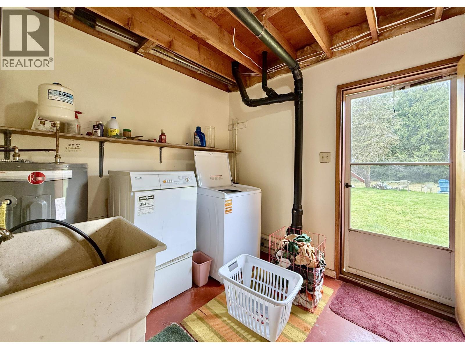 299 KING ROAD, Gibsons
