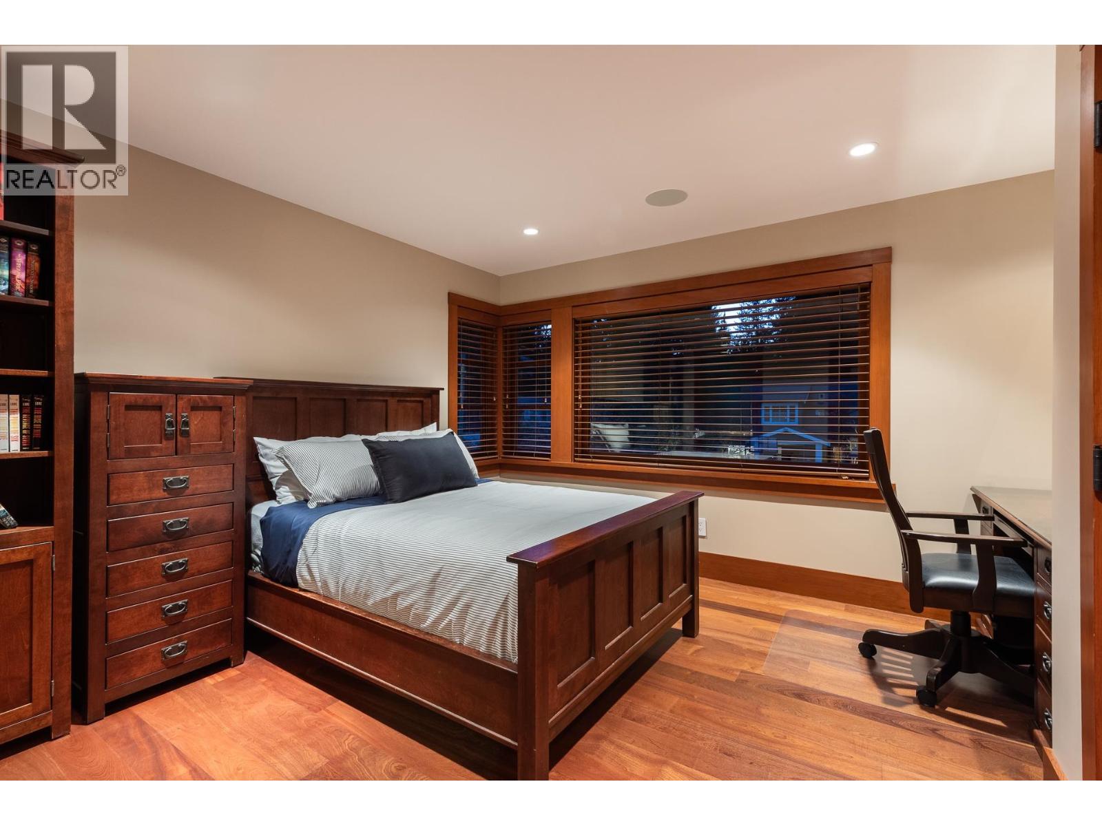 4230 LIONS AVENUE, North Vancouver