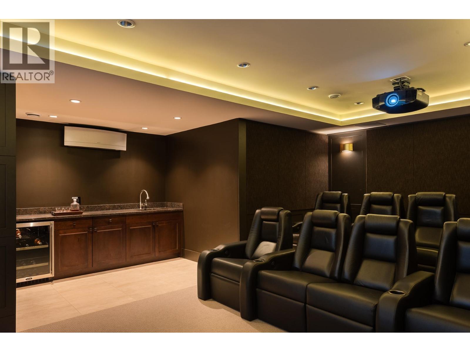 4230 LIONS AVENUE, North Vancouver