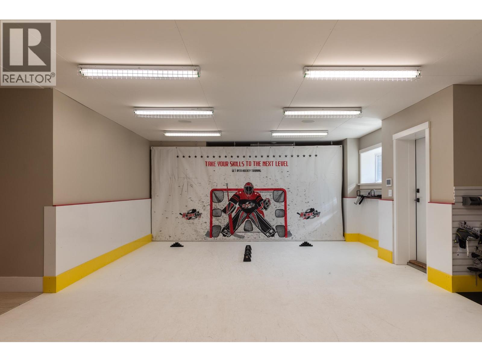 4230 LIONS AVENUE, North Vancouver