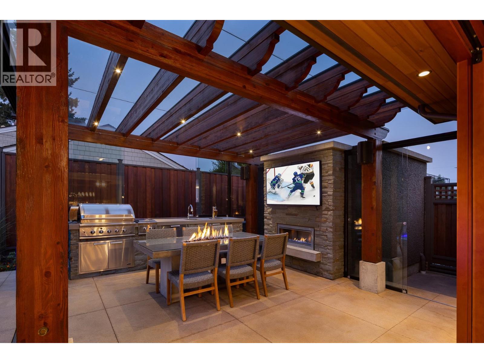 4230 LIONS AVENUE, North Vancouver