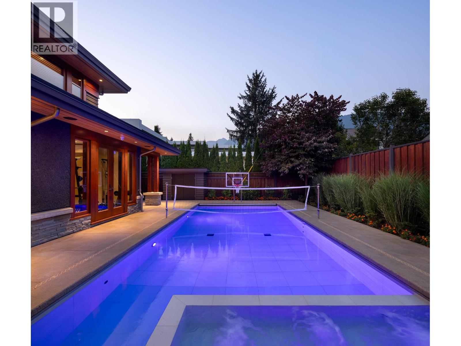 4230 LIONS AVENUE, North Vancouver