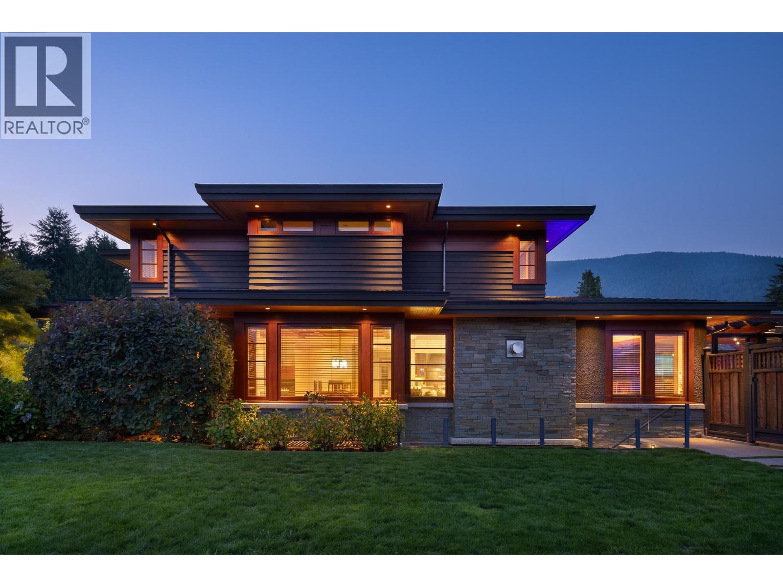 4230 LIONS AVENUE, North Vancouver