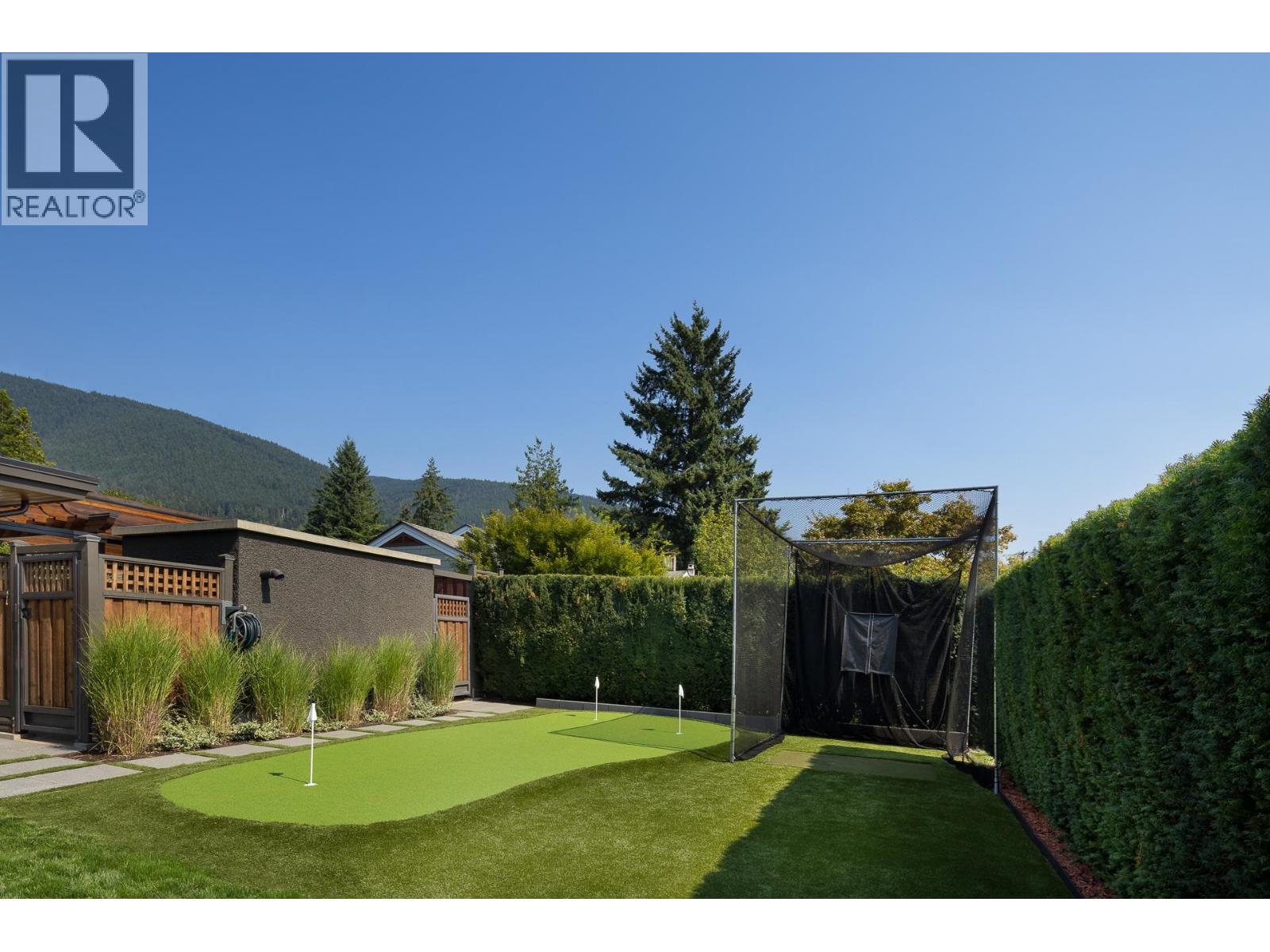 4230 LIONS AVENUE, North Vancouver