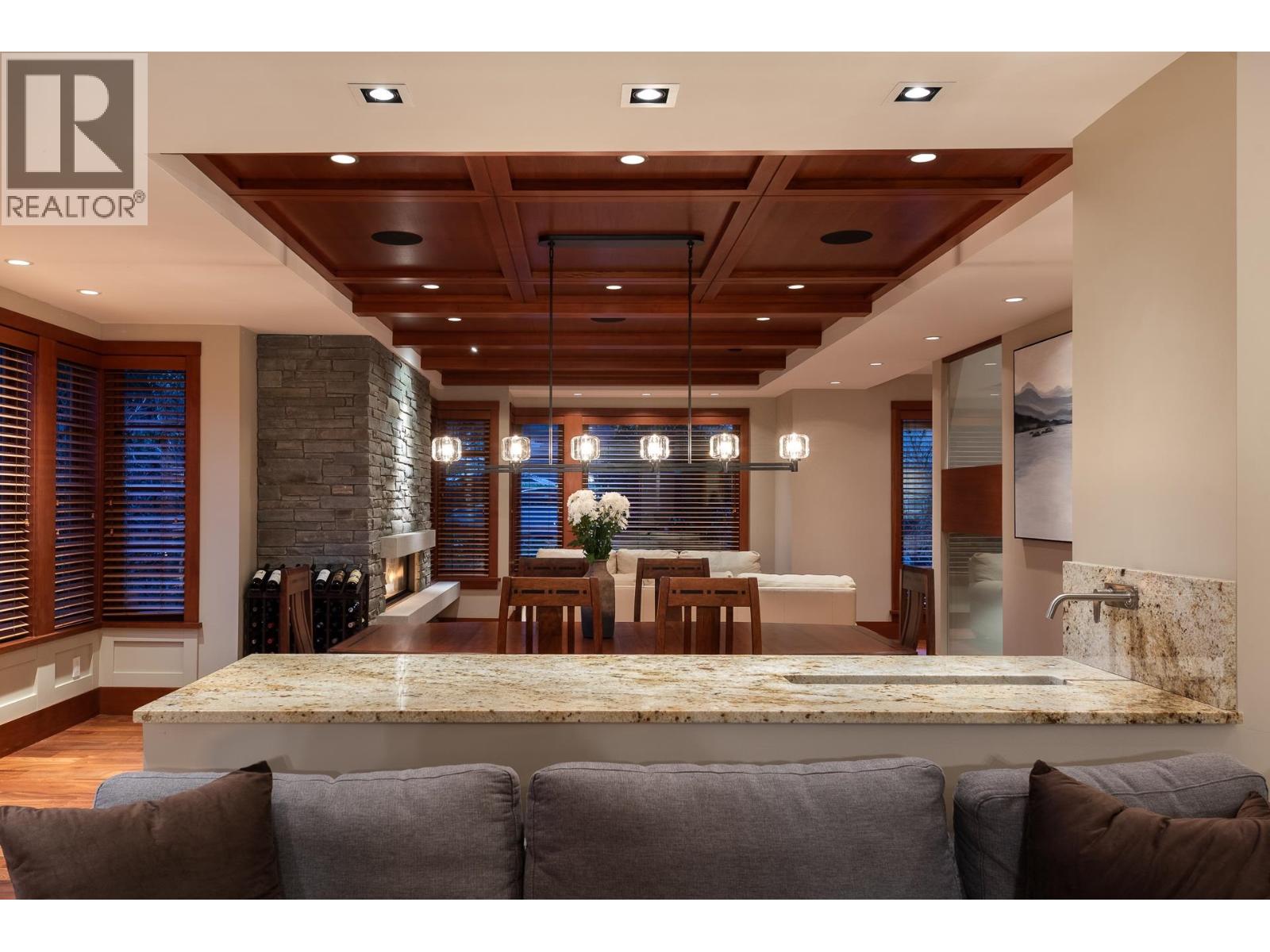 4230 LIONS AVENUE, North Vancouver