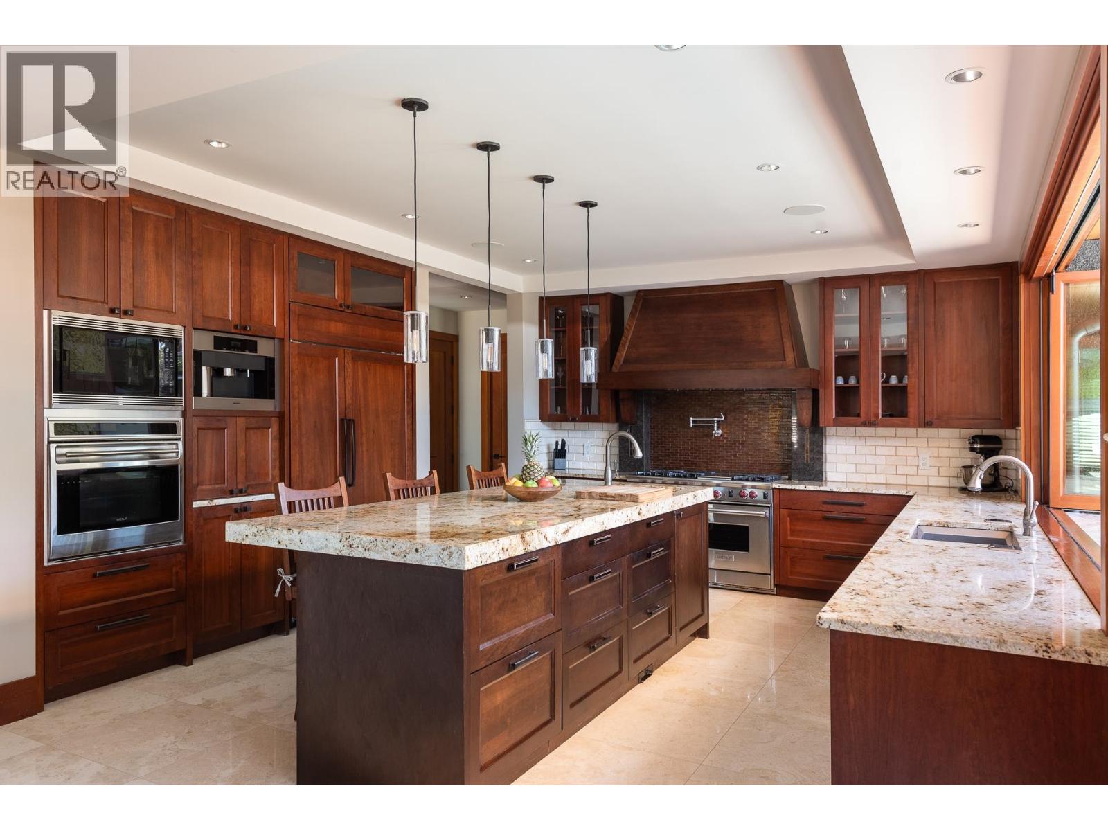 4230 LIONS AVENUE, North Vancouver