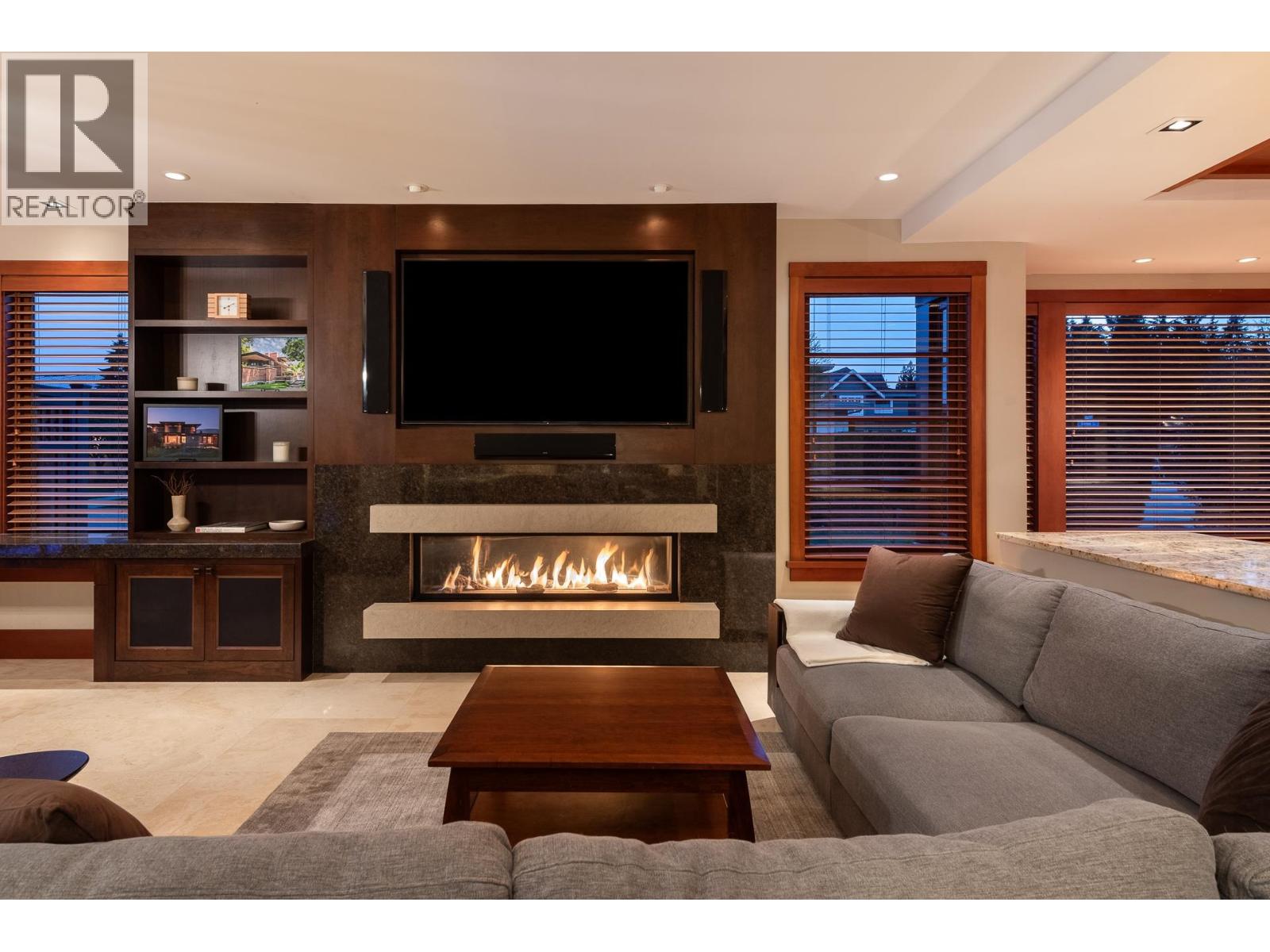 4230 LIONS AVENUE, North Vancouver