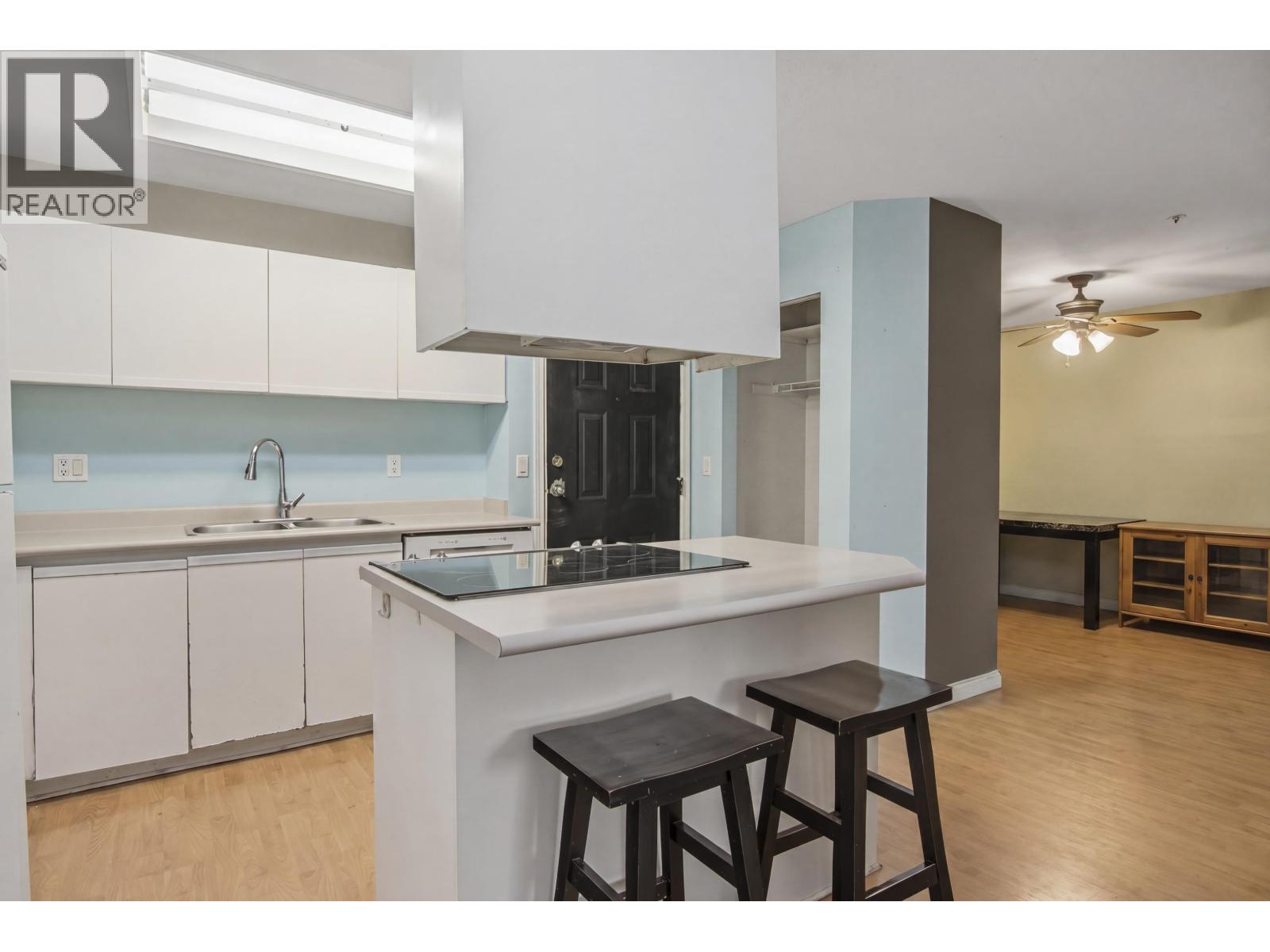 E105 40180 WILLOW CRESCENT, Squamish