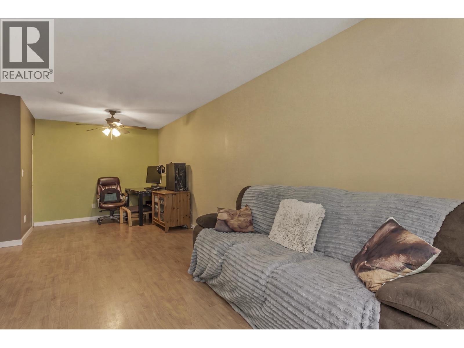 E105 40180 WILLOW CRESCENT, Squamish