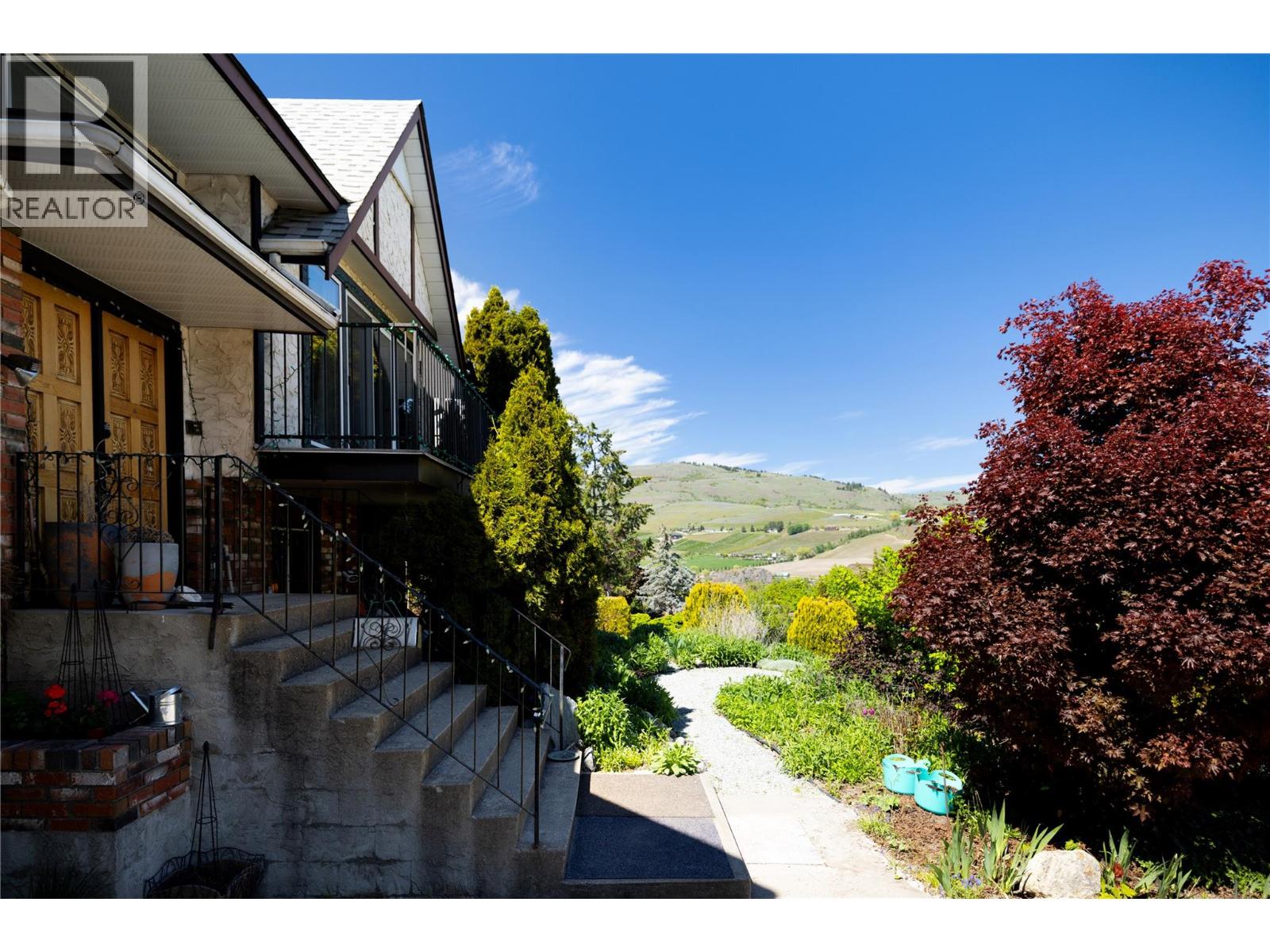 3928 15 Crescent, Vernon